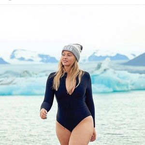 ISO Aerie 1 piece rashguard swimsuit S or M